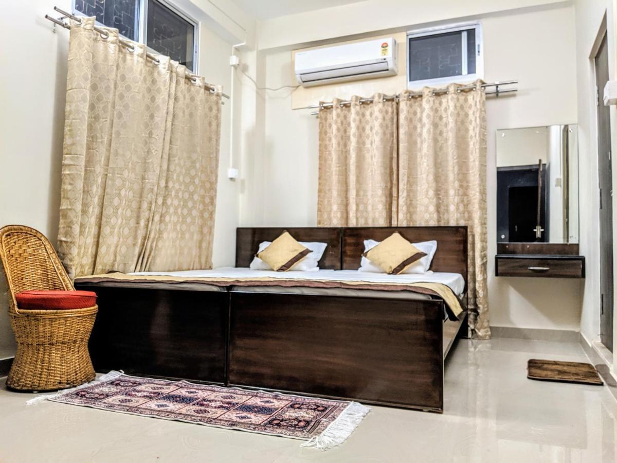 Townhouse - The Urban Inn Дибругар Екстериор снимка